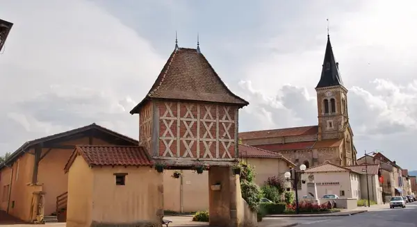 Monte Escalier 42 Monte escalier Saint-Germain-Lespinasse